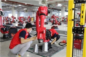Cum să depanați roboții industriali?